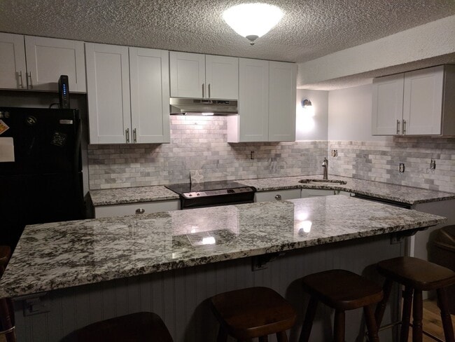 Building Photo - 13260 SW Village Glenn Dr