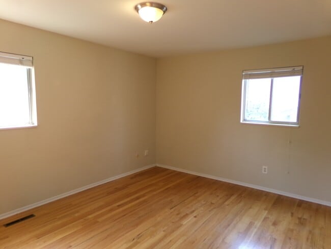 Building Photo - 1132 Ponderosa Dr