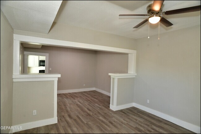 Building Photo - 2606 Aurora Ave