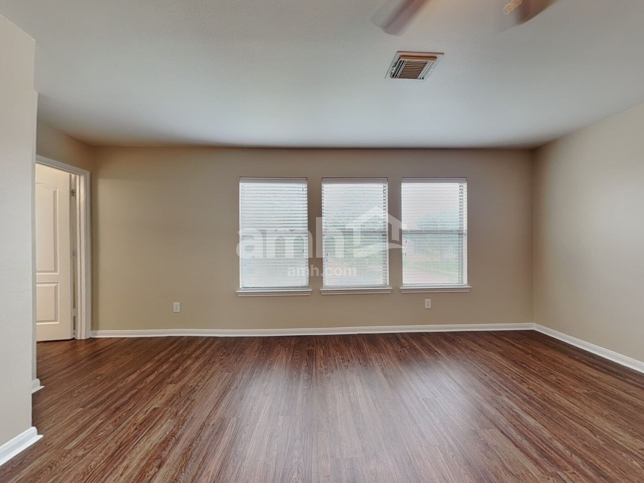 Building Photo - 18302 Fair Grange Ln
