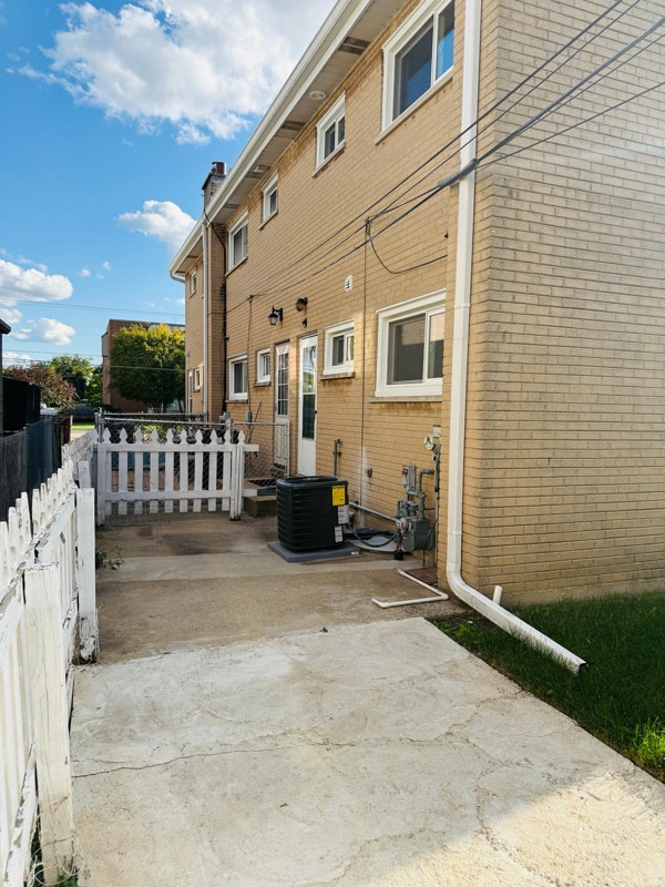 Primary Photo - 7912 W Lawrence Ave
