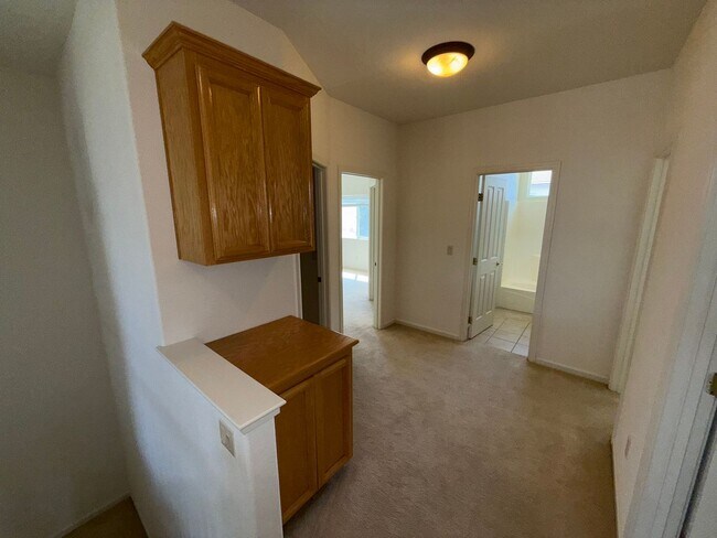 Building Photo - 6220 Orchard Hill Way