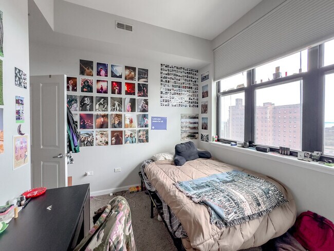 Building Photo - 1464 S Michigan Ave