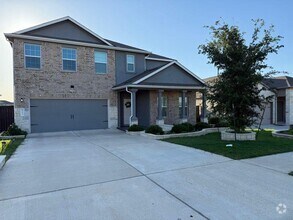 Building Photo - 913 Bluewood Bend