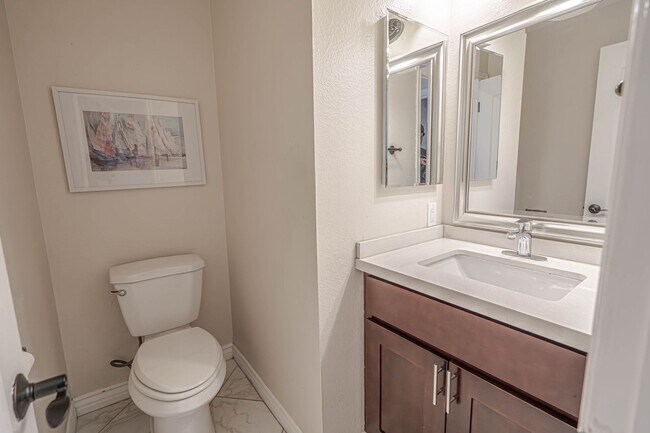 Building Photo - Amazing 6 Bedroom Home for Rent in Canyon Country!