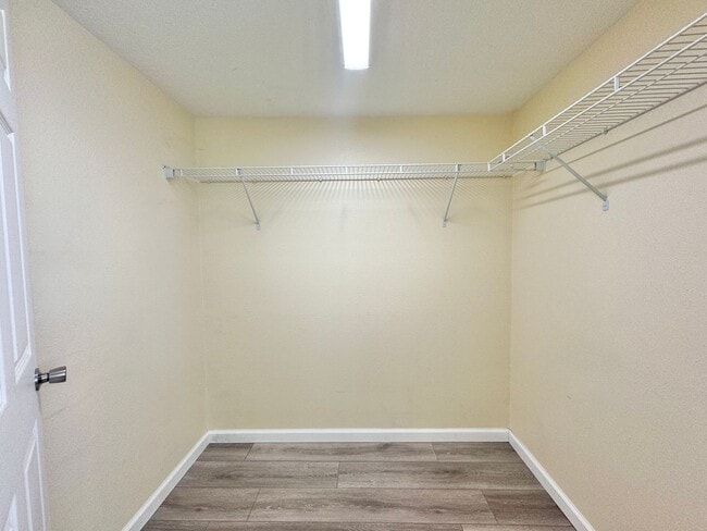 Building Photo - Furnished Apartment - Auburndale