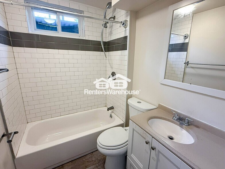 Building Photo - 10699 Carrol Ln