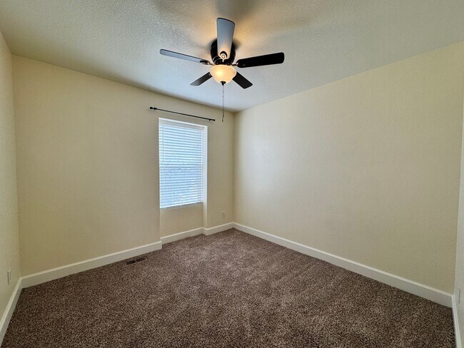 Building Photo - 1832 Riverwalk Pkwy