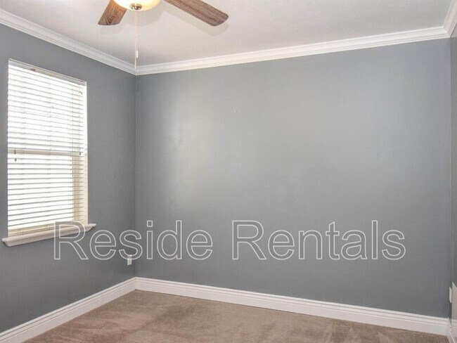 Building Photo - 1020 N 130 W