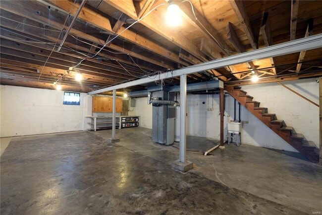 Building Photo - 10630 St Lawrence Ln