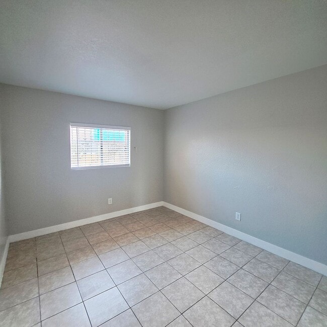 Building Photo - 4260 N Vornsand Dr