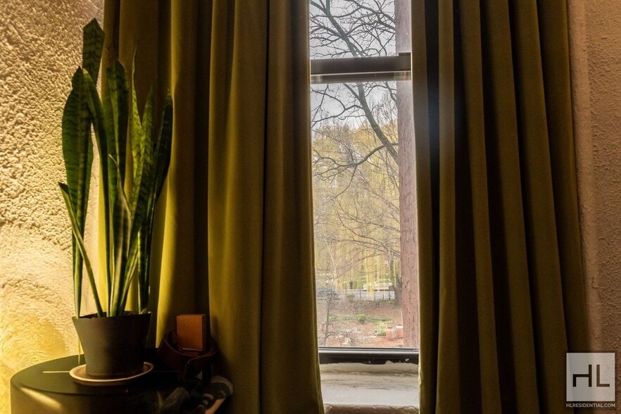 Building Photo - 15 STREET