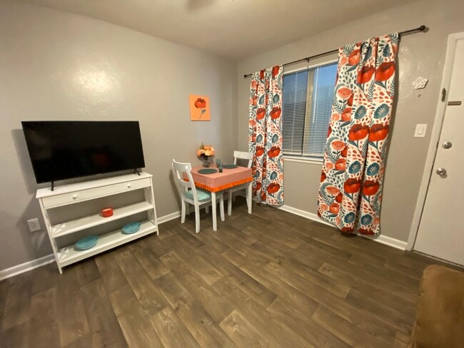 Building Photo - Suites on 6th