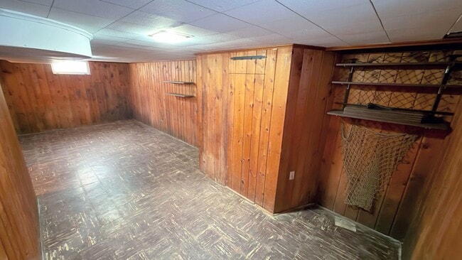 Building Photo - Charming 2BR Home with Yard and Garage in Northeast