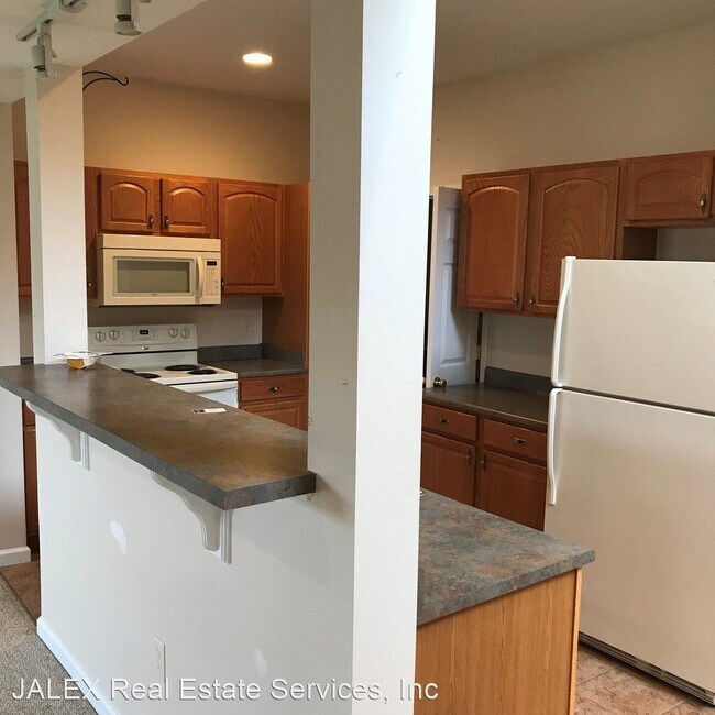 Building Photo - 3 br, 2.5 bath House - 2029 Powell Dr