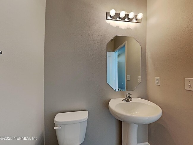 Building Photo - 11619 White Sturgeon Ct