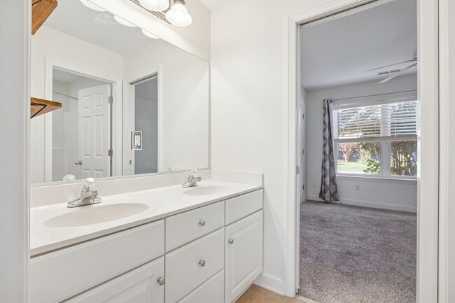 Building Photo - Chic's Beach Updated Rental!