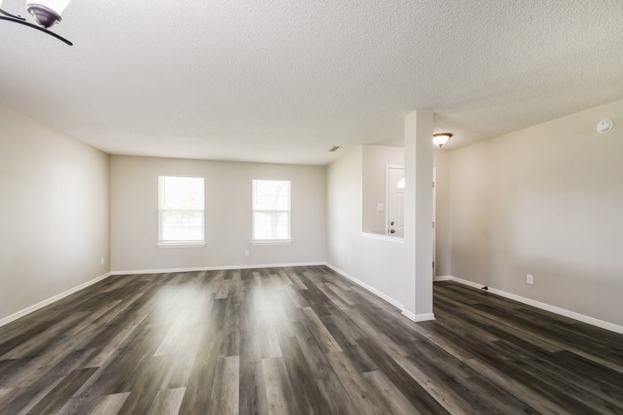 Building Photo - 5851 N Quincy Dr