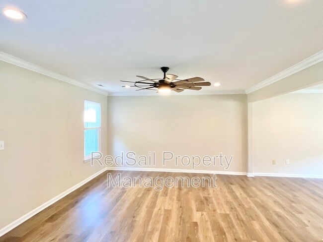 Building Photo - 1319 Pinecroft Ln