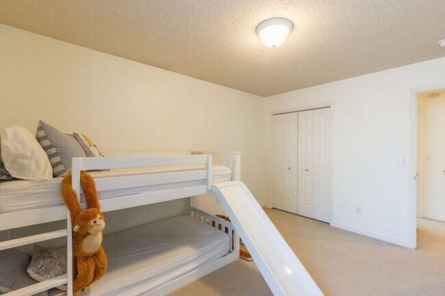 Building Photo - 3 Bed 2.5 Bath In The Heart Of Eagle