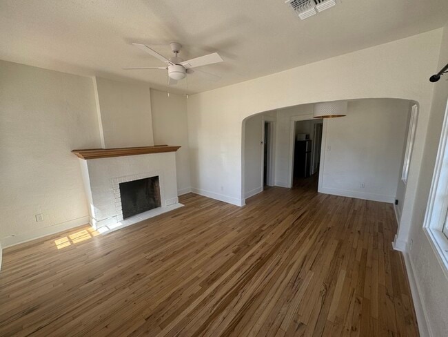 Building Photo - Coronado Historic District Duplex