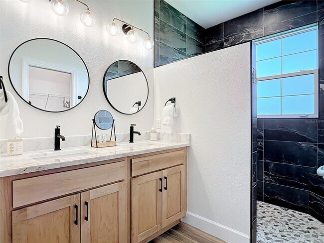 Building Photo - 26 Medalist Way