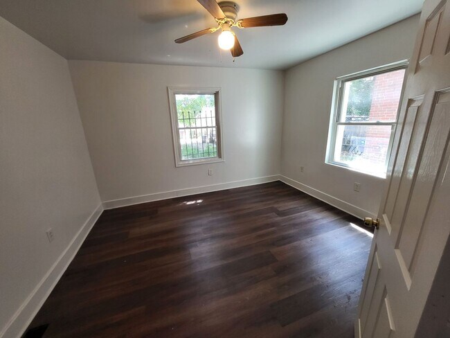 Building Photo - 517 Baltic Ave