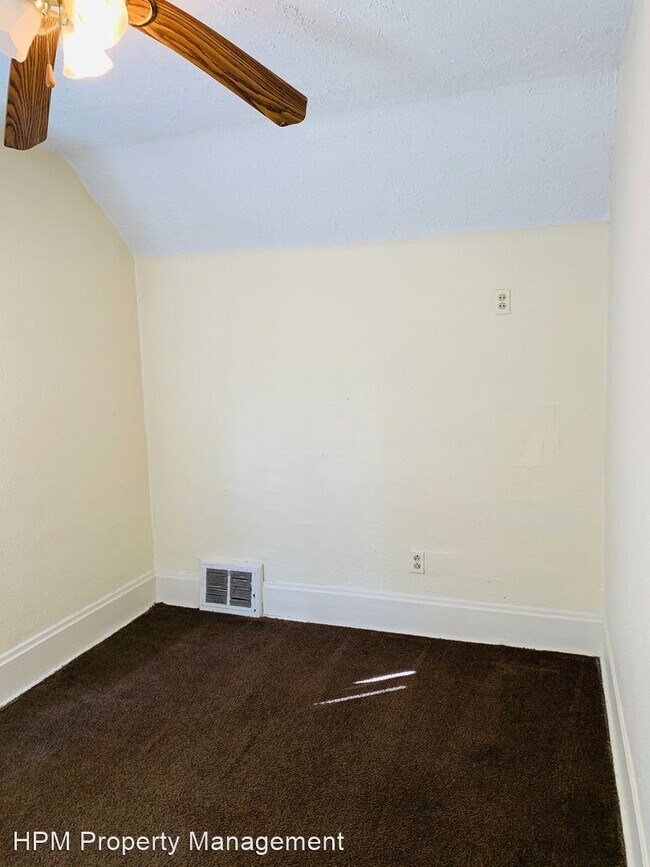 Building Photo - 3 br, 1 bath House - 445 N. Union