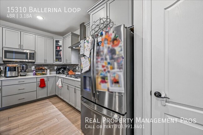 Building Photo - 15310 Ballerina Lp
