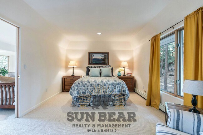 Building Photo - Beautiful Home w Peek Lakeview!