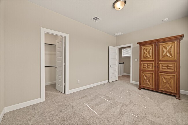 Building Photo - 3223 Cedar Dawn Ln