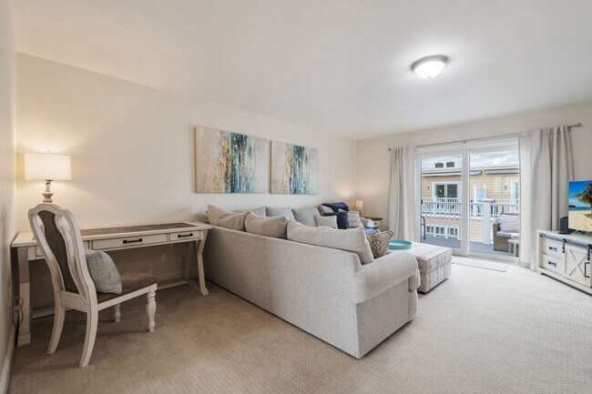 Building Photo - 128 Ashworth Ave