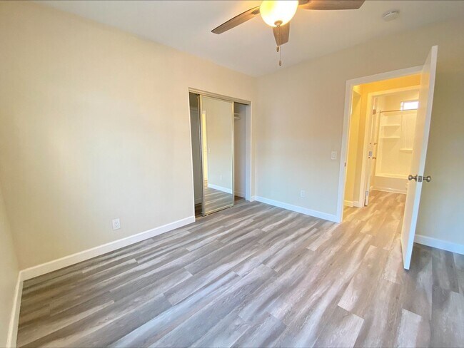 Building Photo - 1 Block from the Beach! Apartment Home in Ocean Beach! Private Garage! Private Patio!