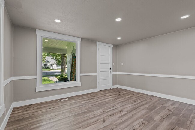 Building Photo - The One Spanish Fork Rental You Don't Want to Miss"
