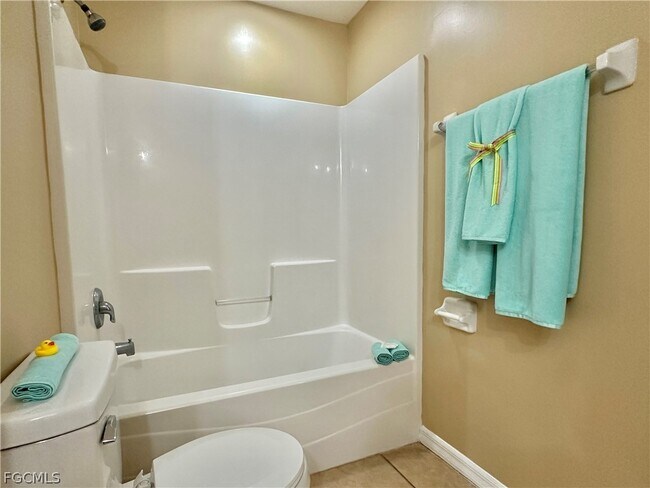 Building Photo - 2015 Xelda Ave N