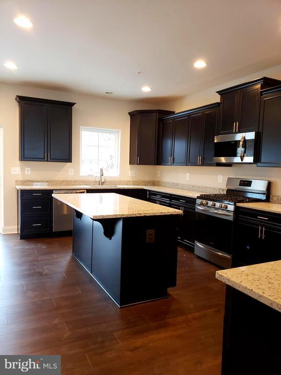 Building Photo - 3639 Duckhorn Way