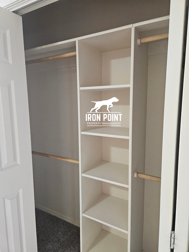 Building Photo - Candlestick Park Sub-3bed/2bath w/2 car ga...