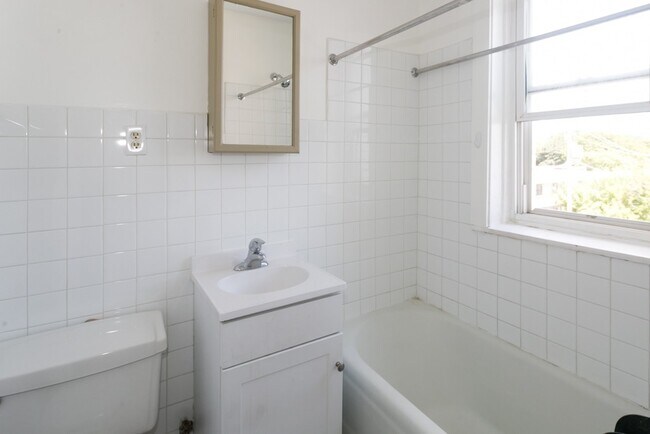 Building Photo - 4409 N Kenneth Ave