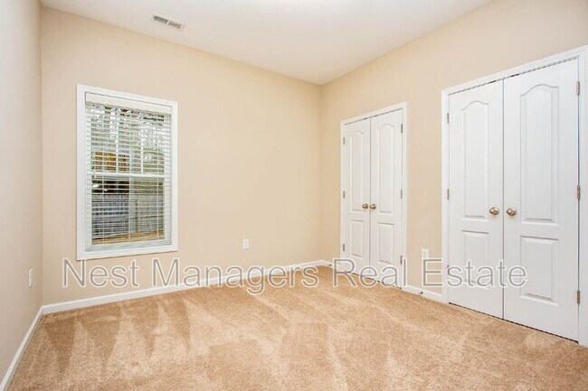 Building Photo - 450 Roanoke Dr