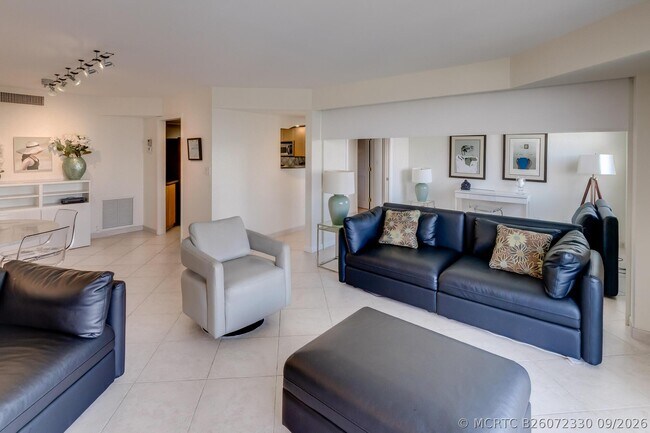 Building Photo - 1 Las Olas Cir