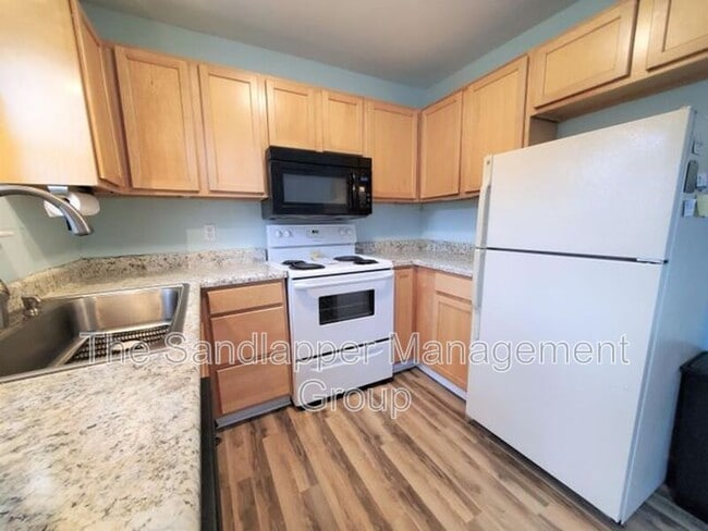 Building Photo - 21 Rivers Point Row