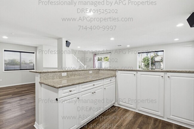 Building Photo - 139 Thompson Ave