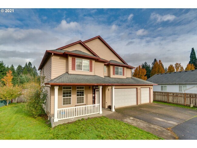 Building Photo - FANTASTIC 4 Bed 2.5 Bath Home in Salmon Creek! HUGE side yard and back yard! Extra large private ...