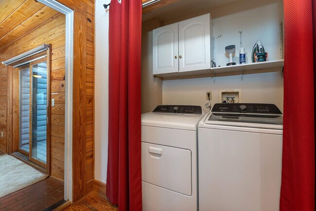 Building Photo - 2224 Brevard Rd