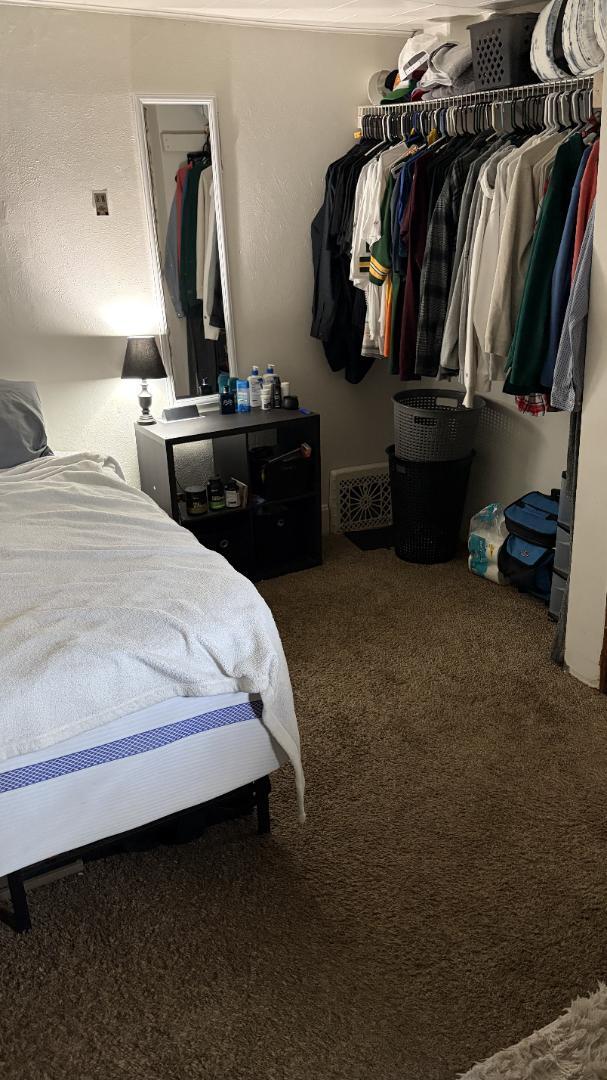 Building Photo - 921 Vine St