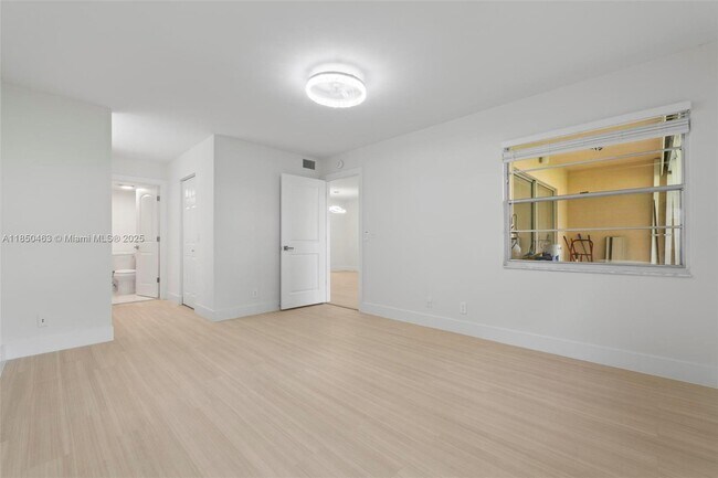 Building Photo - 1300 SW 124th Terrace