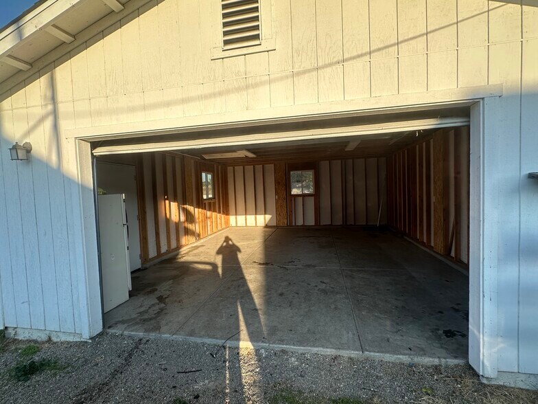 Building Photo - 1748 West Ln