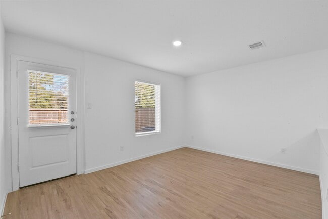 Building Photo - 21455 Carosella Dr