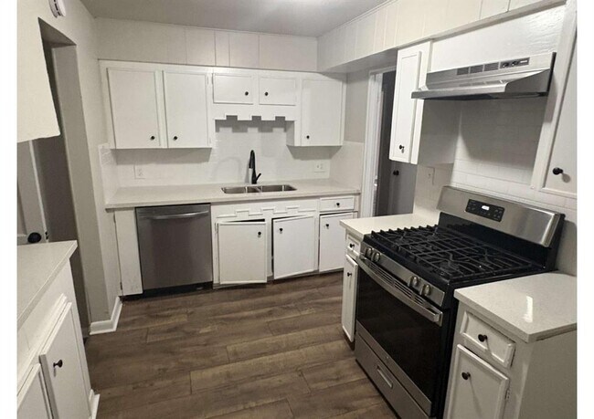 Building Photo - 4825 Brinkley St
