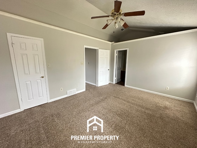 Building Photo - 4915 Blue Wing St